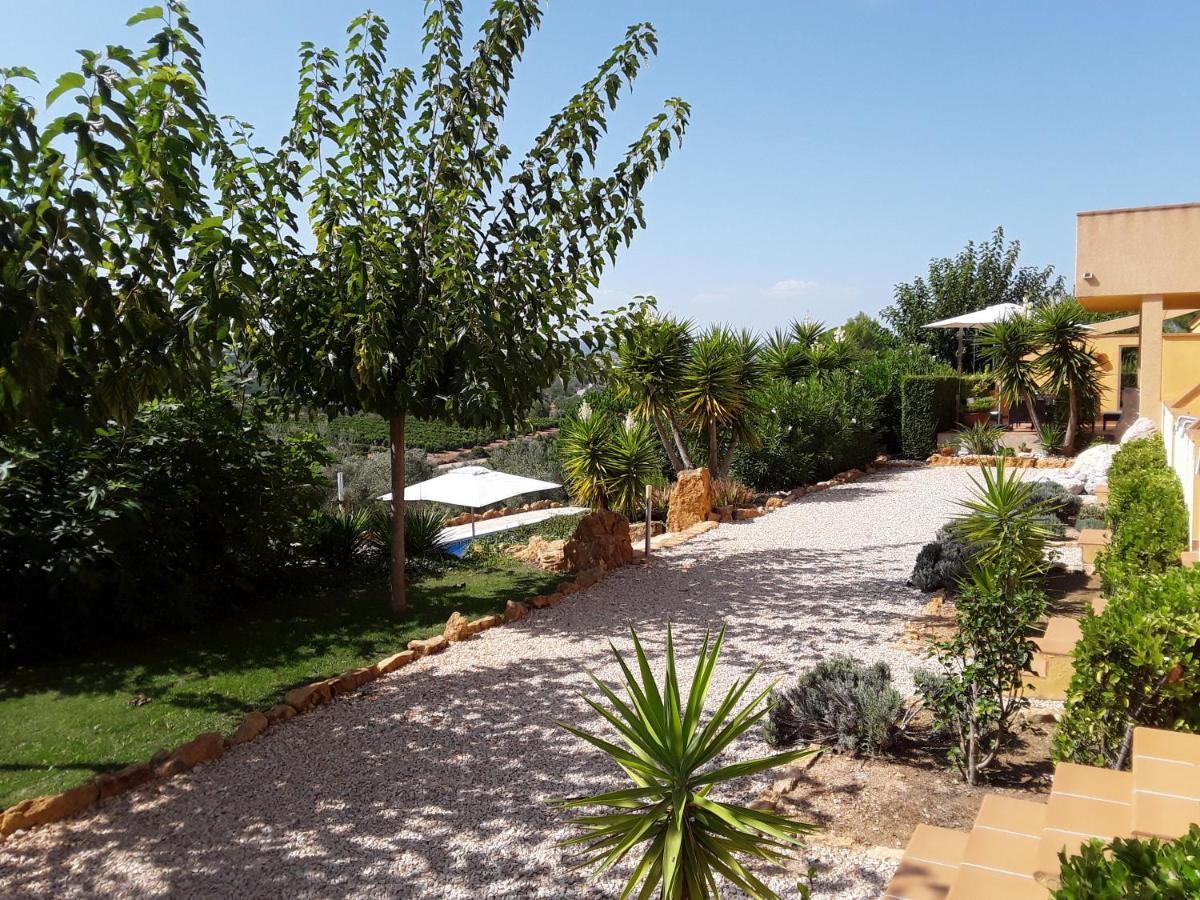 B&B La Puerta Del Sueno Cálig 外观 照片